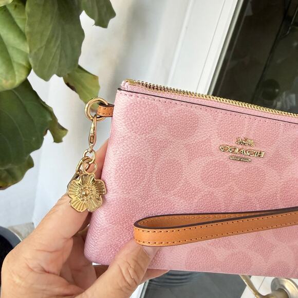 Coach Corner Zip Wristlet In Signature Canvas With Charms CEF72 NWT - Picture 3 of 8